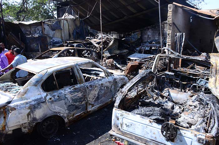 ಆಕಸ್ಮಿಕ ಬೆಂಕಿ: 5 ಕಾರುಗಳು ಸಂಪೂರ್ಣ ಭಸ್ಮ